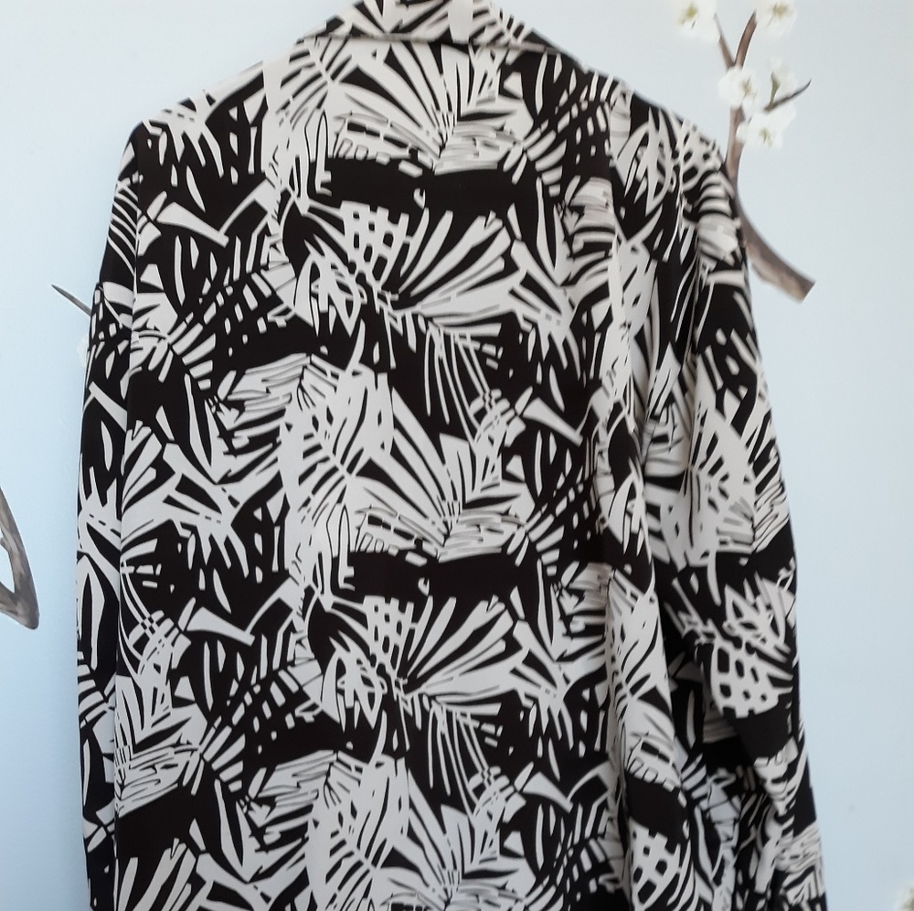 Tunic Blouse - Picture 2 of 3